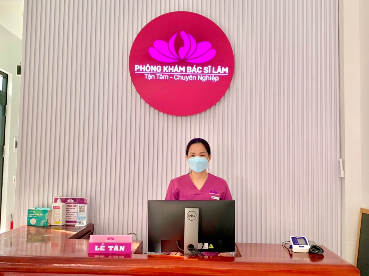 Quầy lễ tân và đón tiếp bệnh nhân